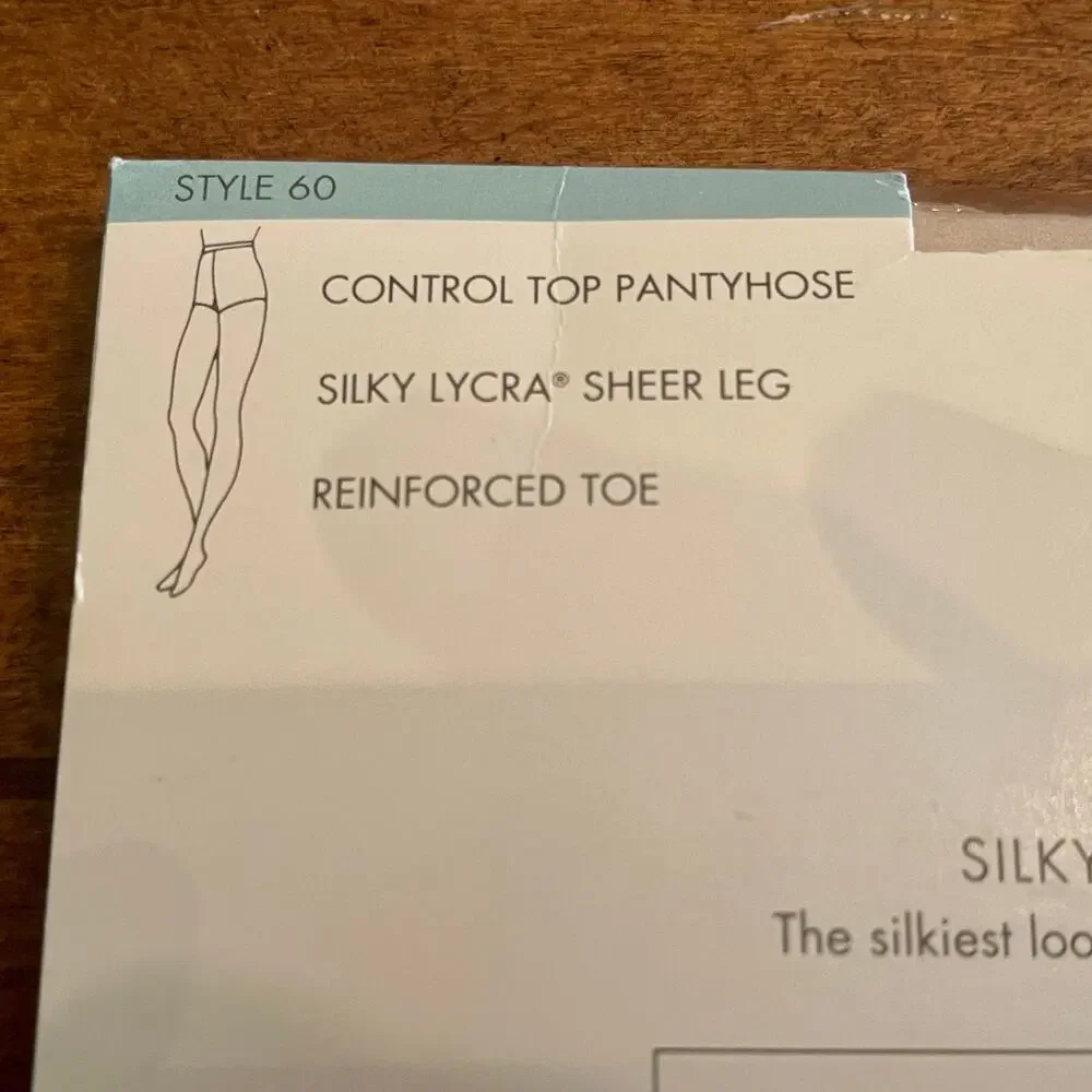 Round the Clock Control Top Pantyhose Size Small Color:  Bone 15.0=C-15